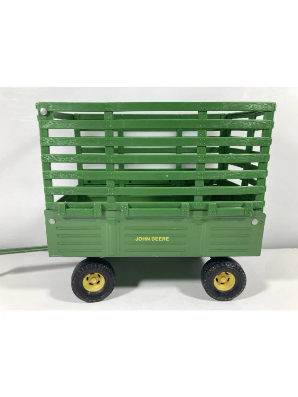 Ertl John Deere Bale Throw Hay Wagon 1:16 Toy Farm Toy Tractor Implement Diecast